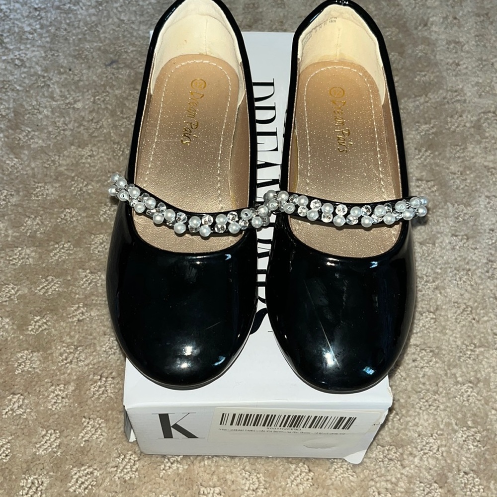 Like NEW! Cute pearl/ gem accent black Mary Jane slides